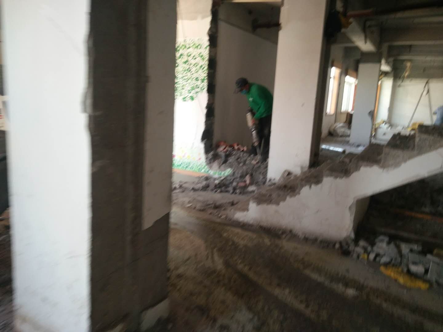 蘇州滄浪區(qū)玻璃隔斷拆除公司電話多少誠信互利來電咨詢